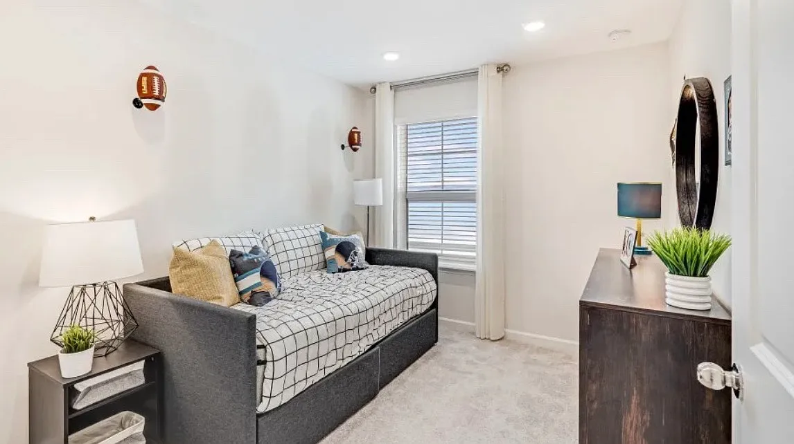 3 bed, 2.5 bath, 1707 sqft, $2,150 — Photo 4