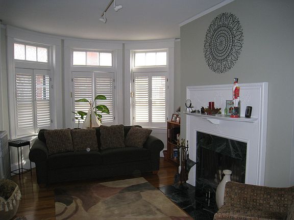 4th image of 143 Longwood Ave APT 3
