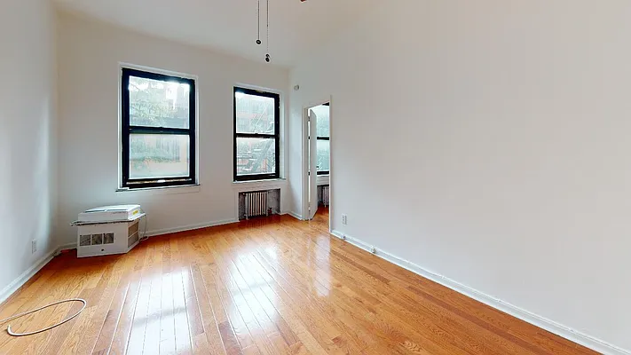 Rented by Bond New York | media 7