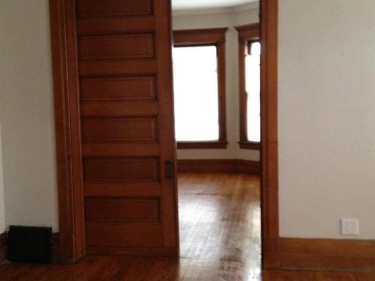 850 W 4th St #1 — Photo 3