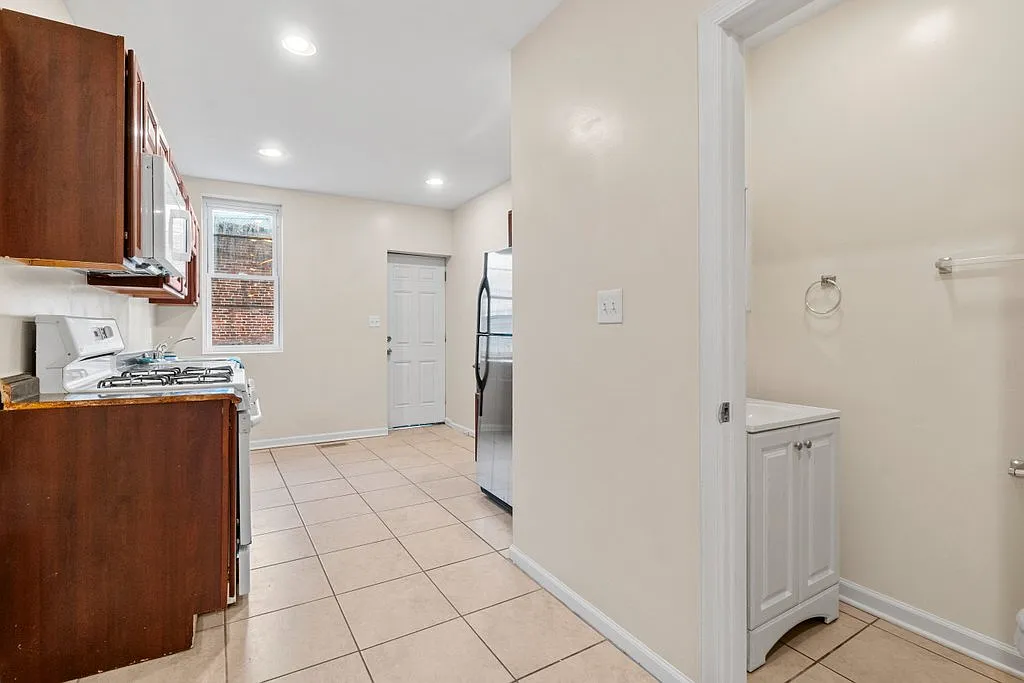 428 East Lorraine Avenue - 1 — Photo 3