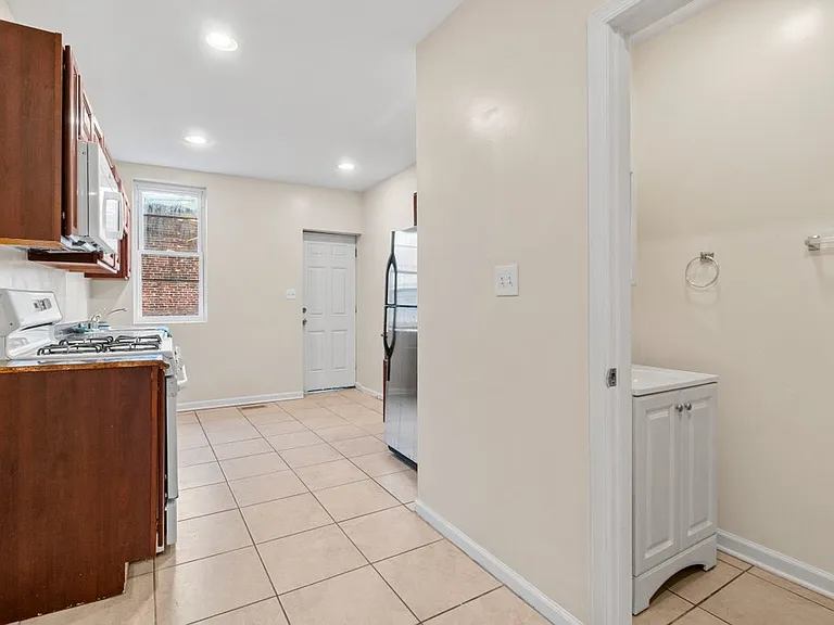 428 E Lorraine Ave #1 — Photo 4