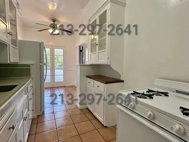 324 S Cochran Ave #7 — Photo 5