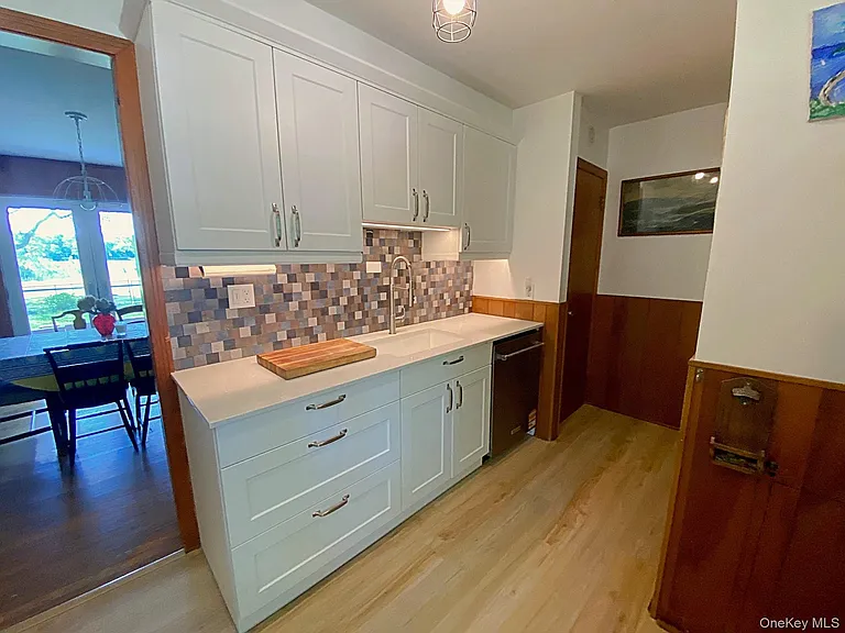 900 Mason Dr — Photo 8