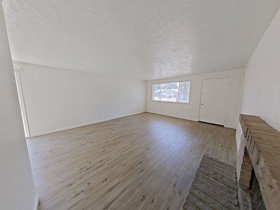 2nd image of 4943 Bluebelle Way