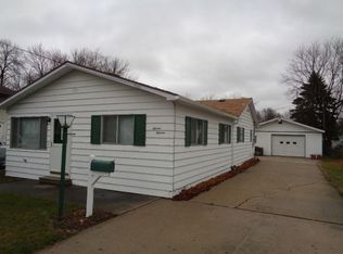 711 Burns St, Essexville, MI