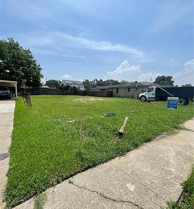 2nd image of 5551 Paris Ave