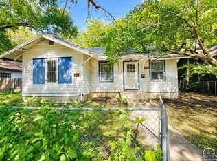 711 SE Lawrence St, Topeka, KS 66607