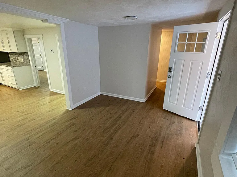 119 E Wilson St — Photo 30