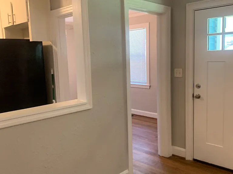 595 S Evelyn Pl NW — Photo 3
