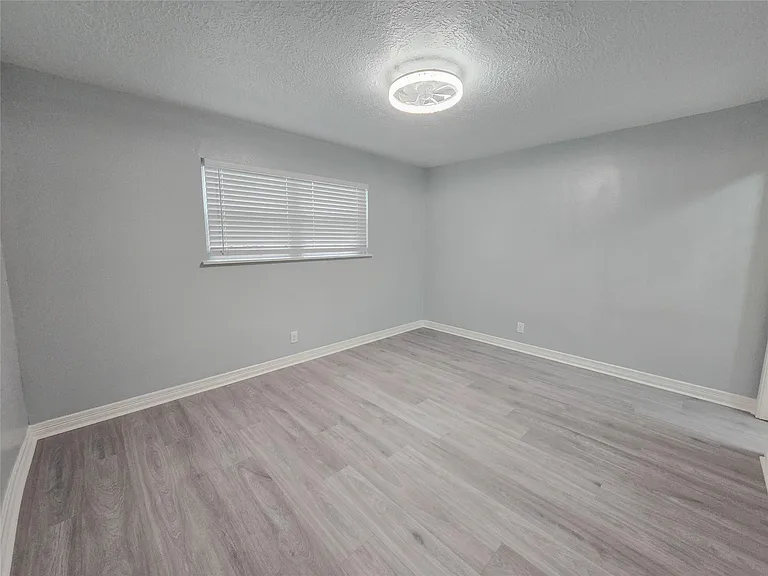 7007 Bellaire Blvd — Photo 9