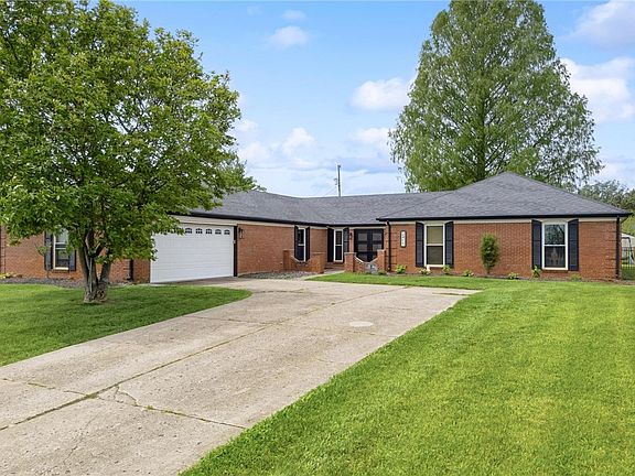 3rd image of 2411 Brown Bark Dr