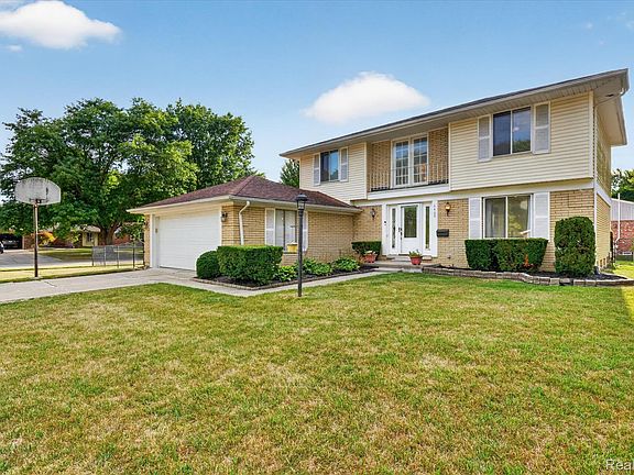 3rd image of 6409 Runnymeade Dr