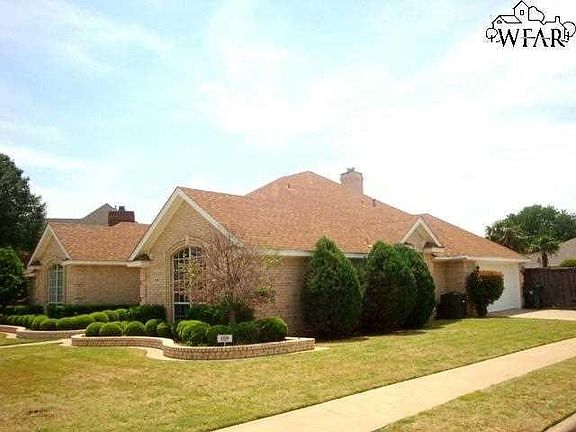 2nd image of 9 Jeffus Ct