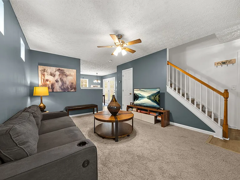 188 Ilex Dr — Photo 2