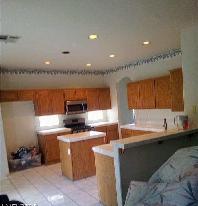 2nd image of 3516 Lockport St