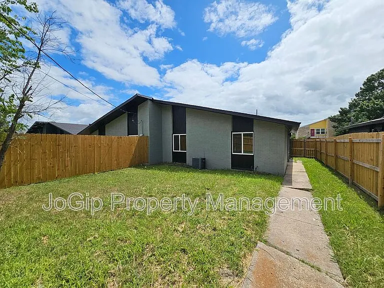 1725 R Ave — Photo 19
