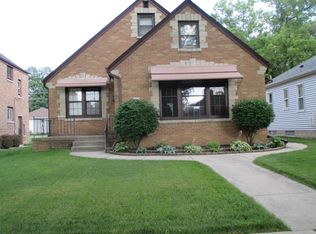 2364 S 79th St, West Allis, WI 53219