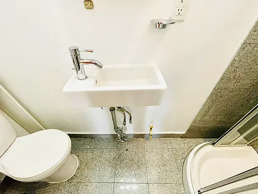 Rented by Douglas Elliman | media 15