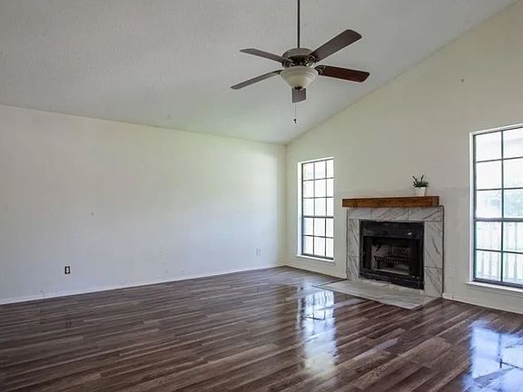 3rd image of 3302 Green Valley Dr