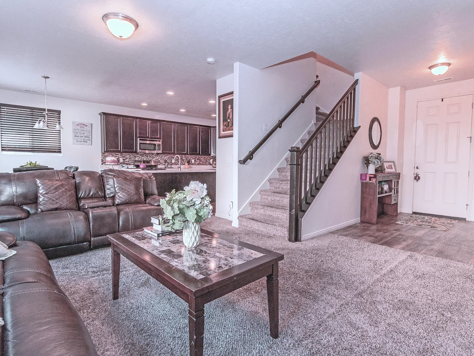 928 W Stonehaven Dr — Photo 2