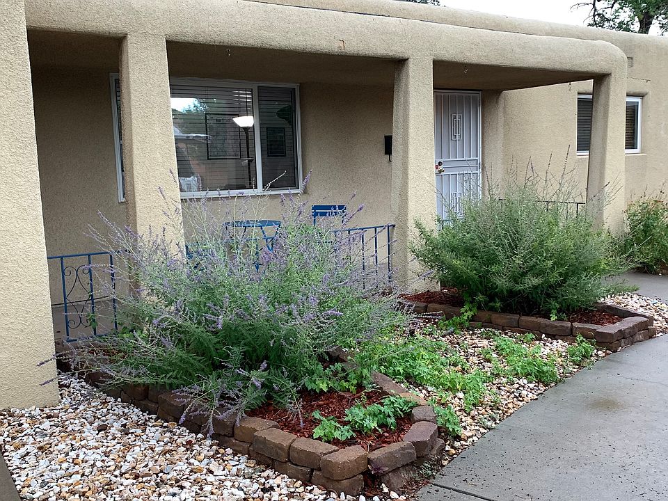 1st image of 227 Chula Vista Pl NE