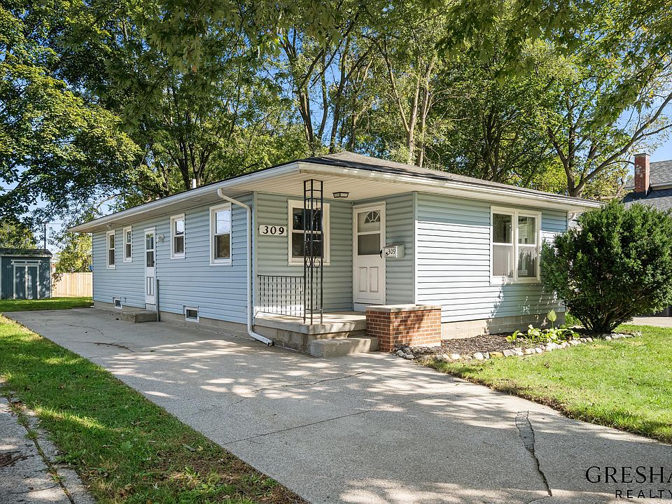 1st image of 309 E 12th St