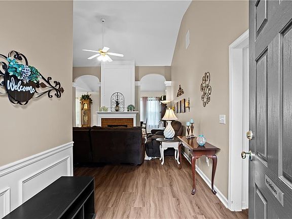 4th image of 2014 Devonhurst Dr
