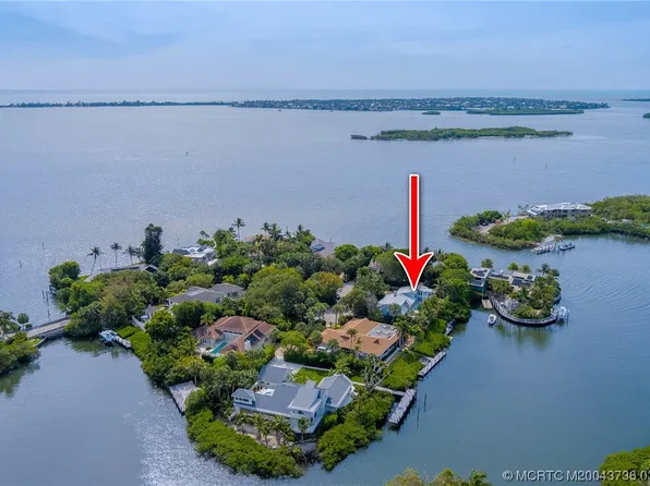 27 Simara St, Sewalls Pt, FL 34996