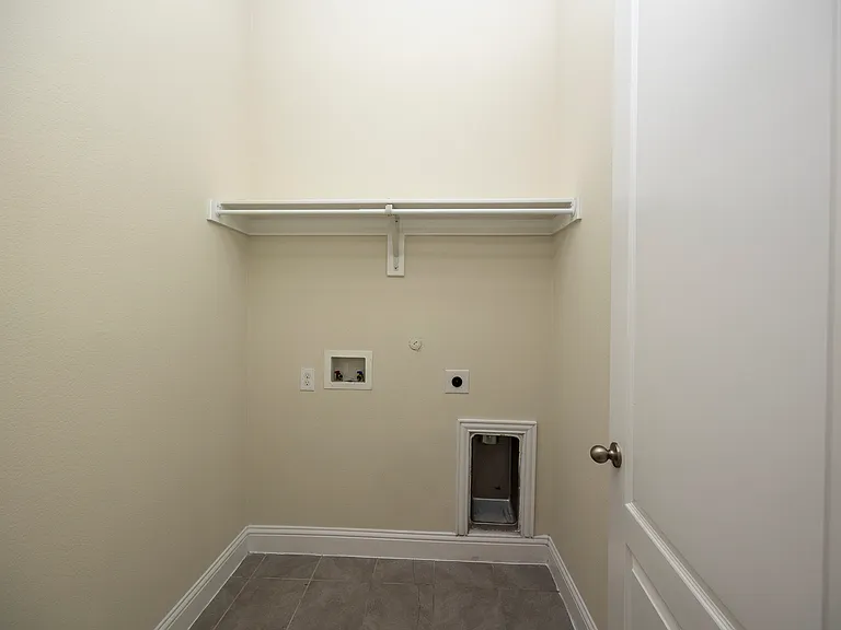 5313 Basham Ln — Photo 6