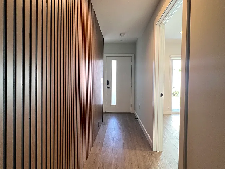 926 Warwick Ave — Photo 4