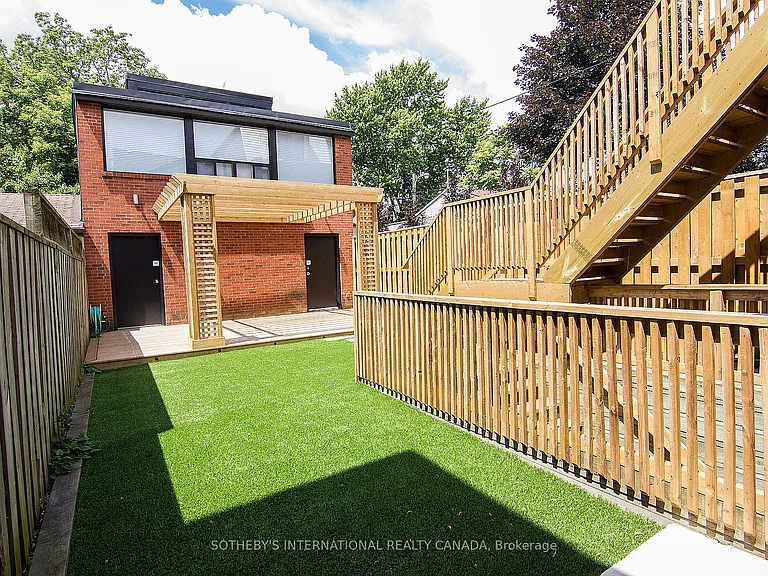 900 Manning Ave #MAIN — Photo 25