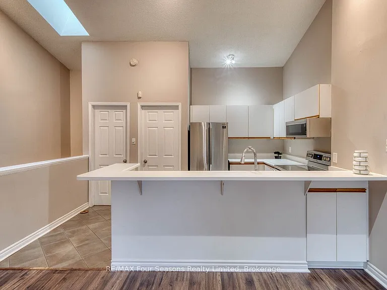5 Harbour St E #1 — Photo 20