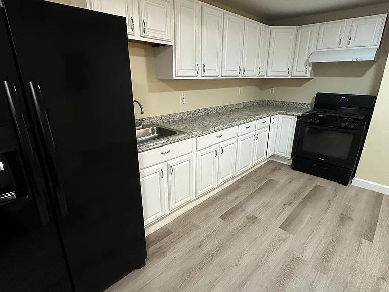 94 W Main St #5 — Photo 2