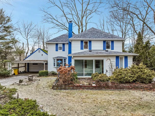27908 Elba Dr, Grosse Ile, MI 48138