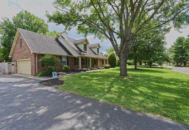2nd image of 2318 Avenal Ct
