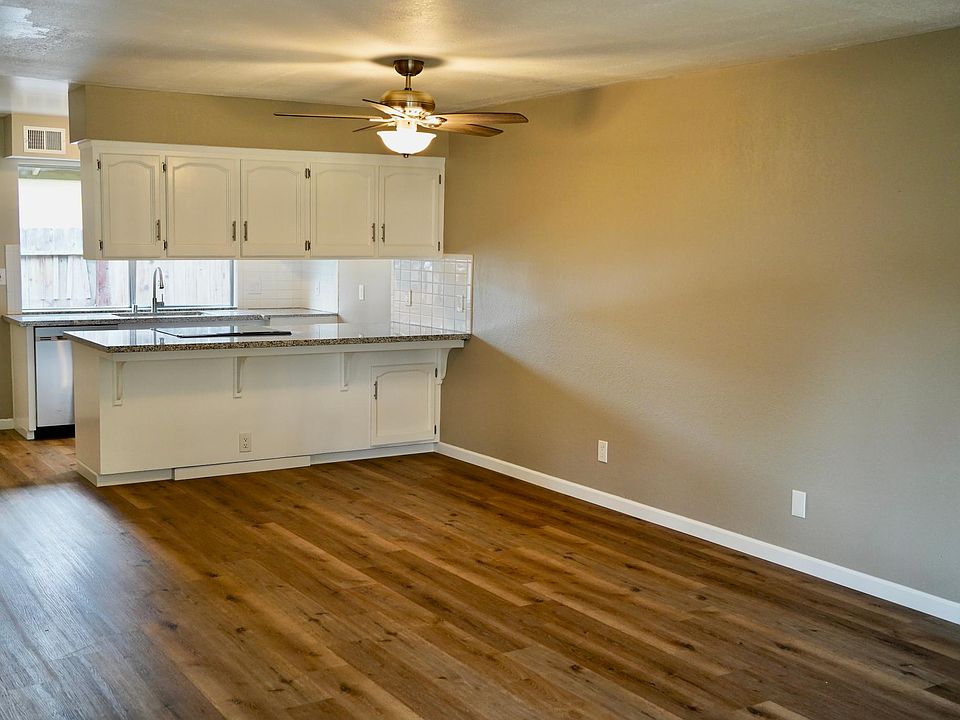 1st image of 520 W Sierra Ave