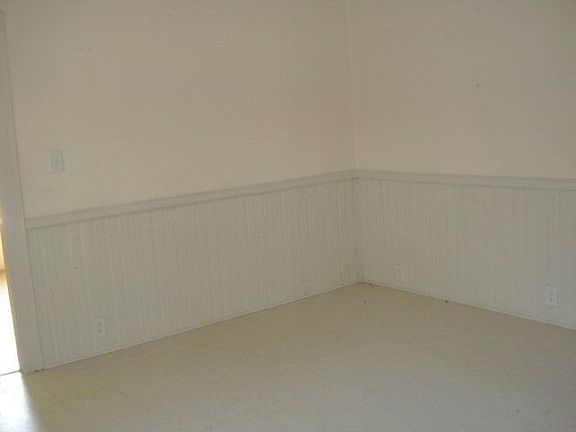 3rd image of 327 Henry St