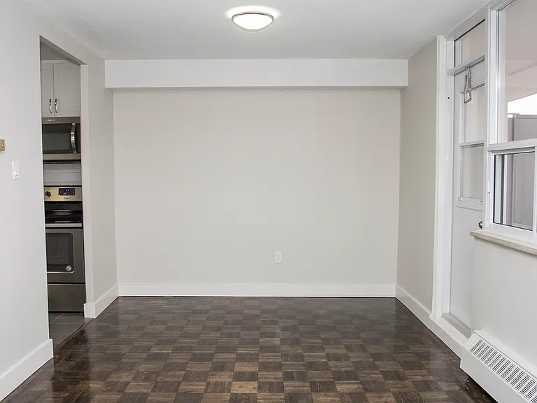 2250 Homelands Dr — Photo 8