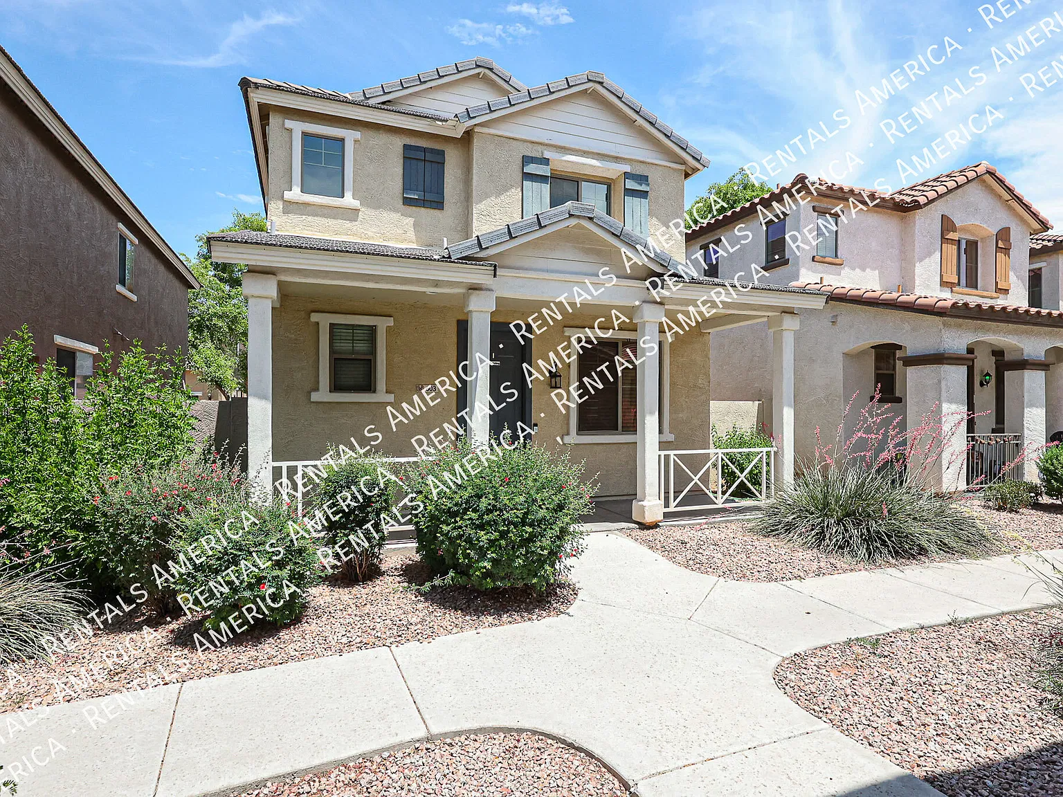 Check out this 3/2.5 home just minutes from Downtown Gilbert — Photo 2