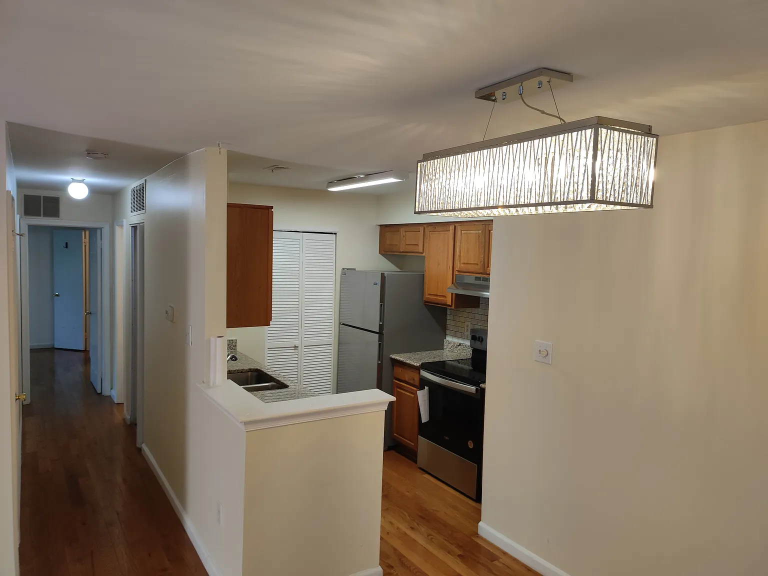 2 bed, 1112 sqft, $2,000 — Photo 3