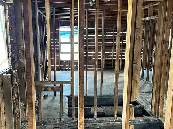 711 E 8th St, Metropolis, IL 62960