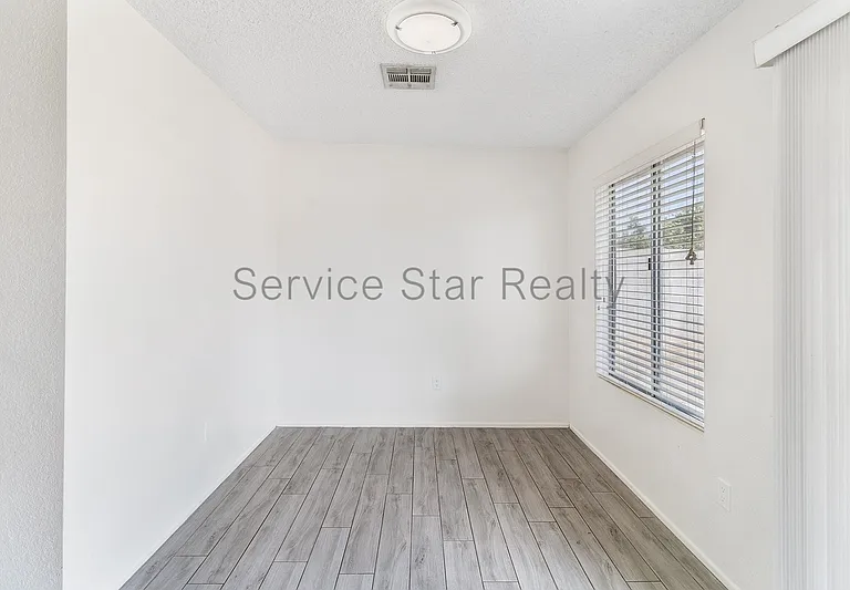6418 W Laredo St — Photo 6