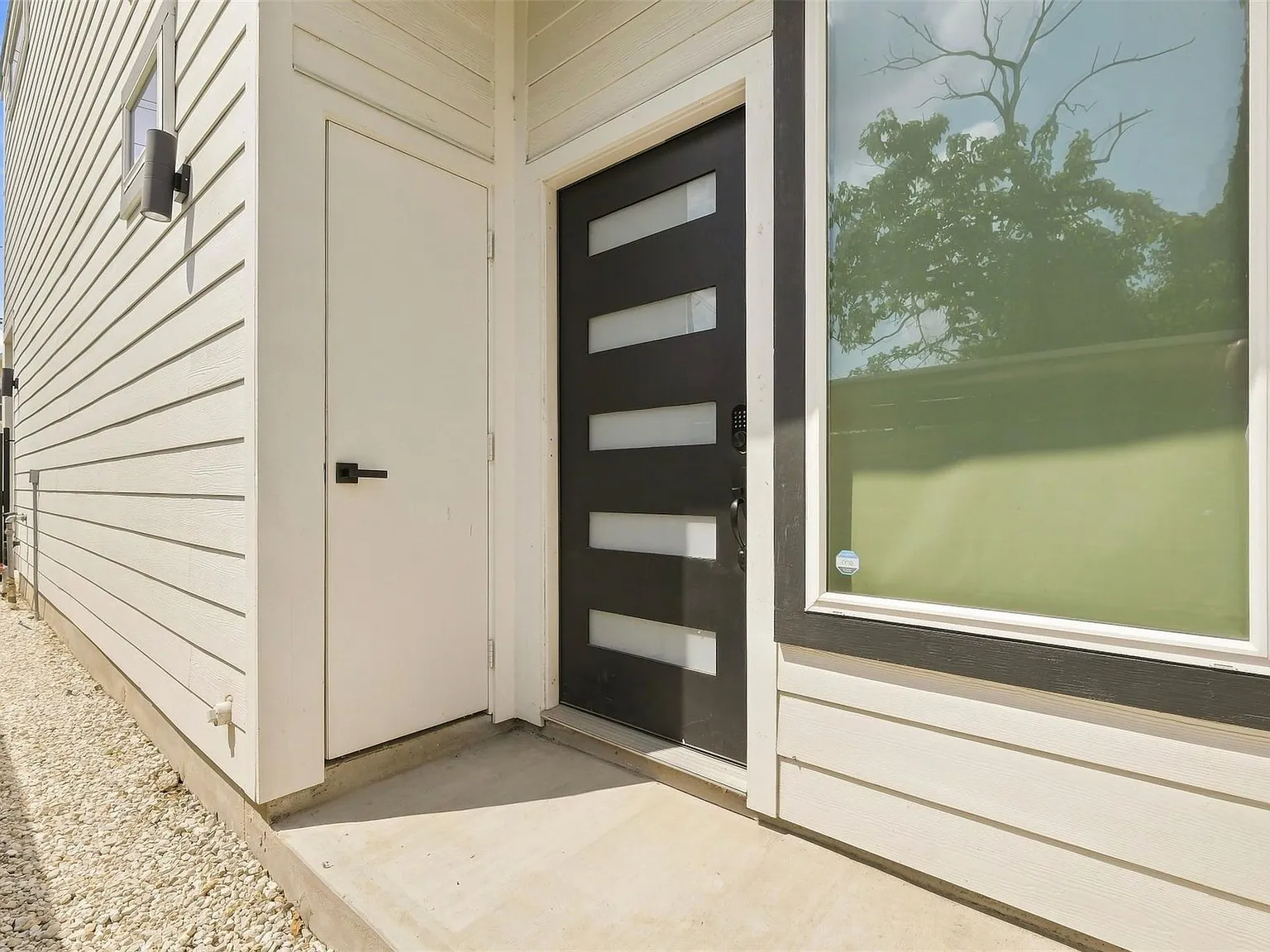 3 bed, 2.5 bath, 2187 sqft, $2,500 — Photo 3