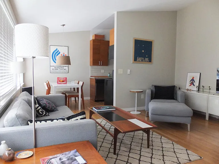 1401 E Union St #7 — Photo 3