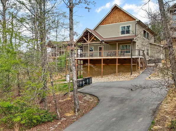 3831 Revetta Cir, Sevierville, TN 37862