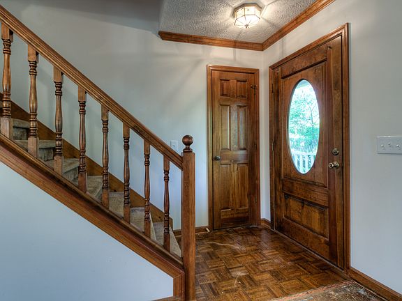 5th image of 703 Evans St