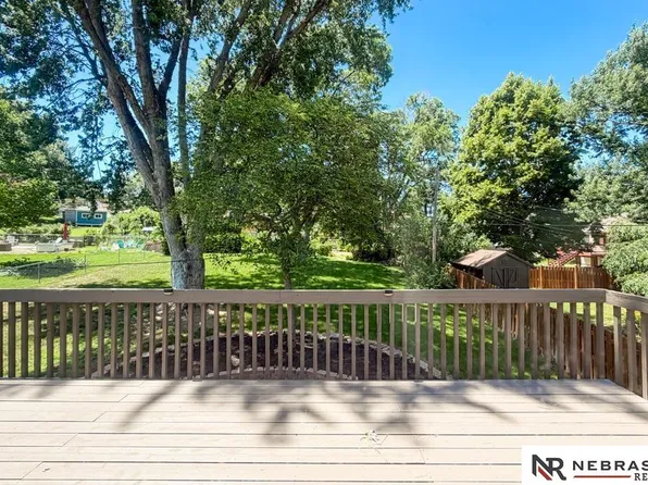 1218 S 165th St, Omaha, NE 68130