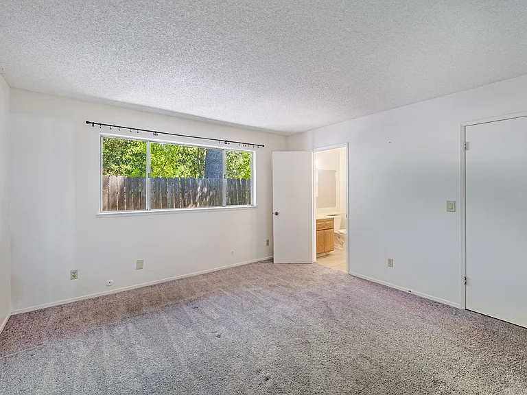 4830 Suncrest Way — Photo 22