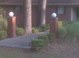 16 Garrett St, Hazlehurst, GA 31539